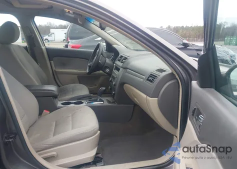 2011 Ford Fusion Se z USA, uszkodzony, nr VIN 3FAHP0HAXBR315666